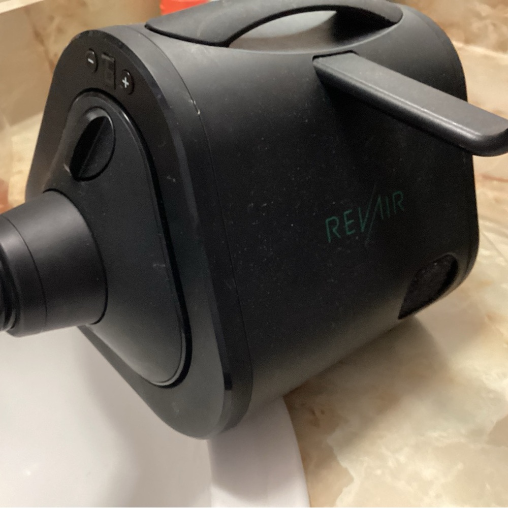 RevAir - Reverse Air Hair Dryer